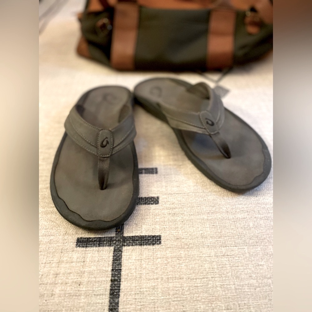 OluKai Men’s Size 13 Sandal